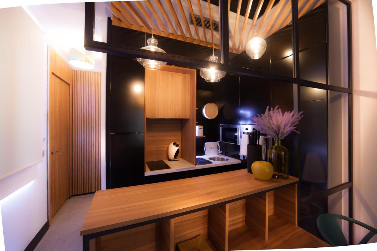 Aoa Natty Urban Style Apartment